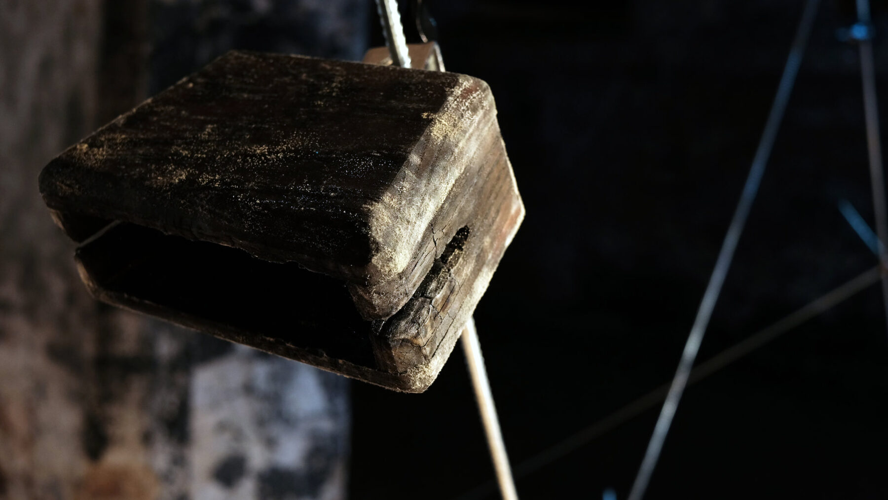 [derivative decay] — installation detail